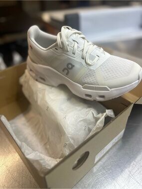 ON Cloudpulse Training Shoe size 7